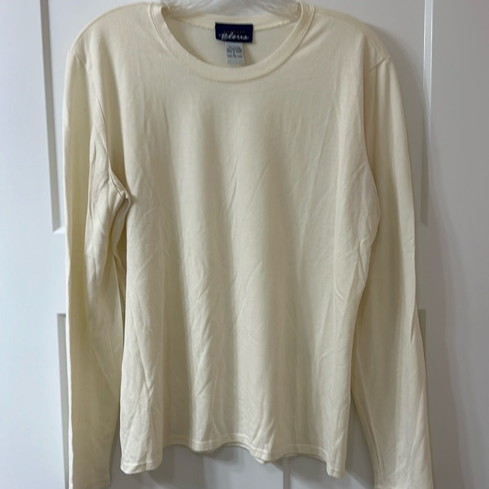 Women’s long sleeve top.